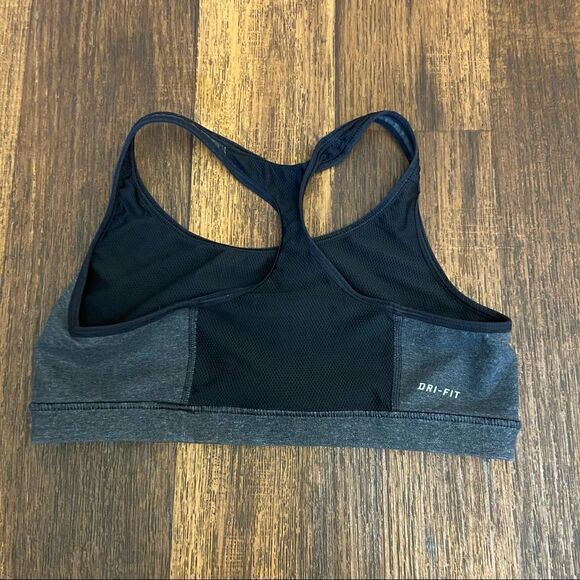 Nike sports bra  - Picture 3 of 5
